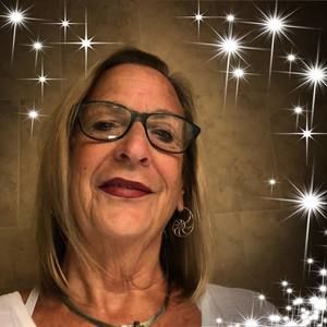 Meet your Posher, Debbie